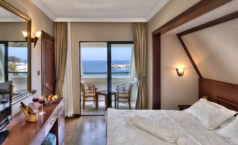 Lancora Beach Hotel